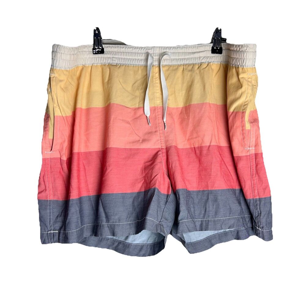 Chubbies 5.5” inseam the golden hours pattern swim shorts size Medium Striped